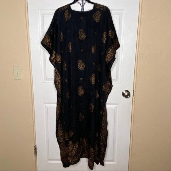 Cover Up Black w Gold Floral Medallion Cover OSFM Y - Picture 10 of 12